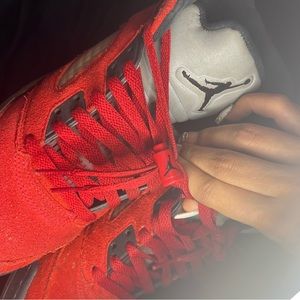 AIR JORDAN 5 RETRO ‘RAGGING BULL’.